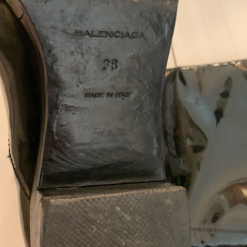 BALENCIAGA Black patent leather knee-high zip-up boots, size 38. Good condition - Picture 4 of 5